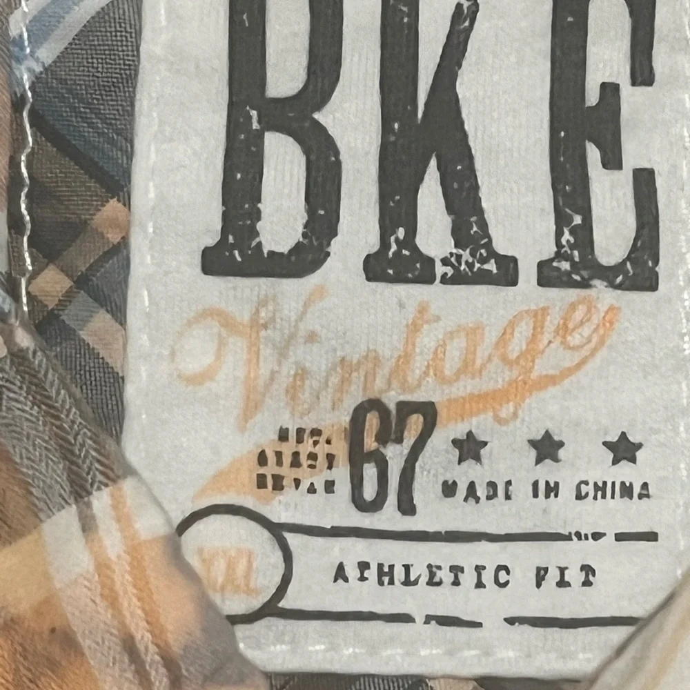 Mens BKE vintage short sleeve pearl snap. Distressed.